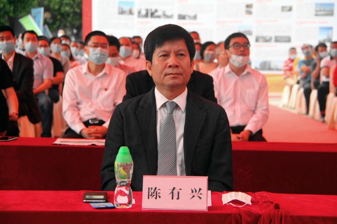 2020-3-262020年港口镇投资经贸交流会暨项目集体动工、投产(竣工)大会圆满召开006.jpg