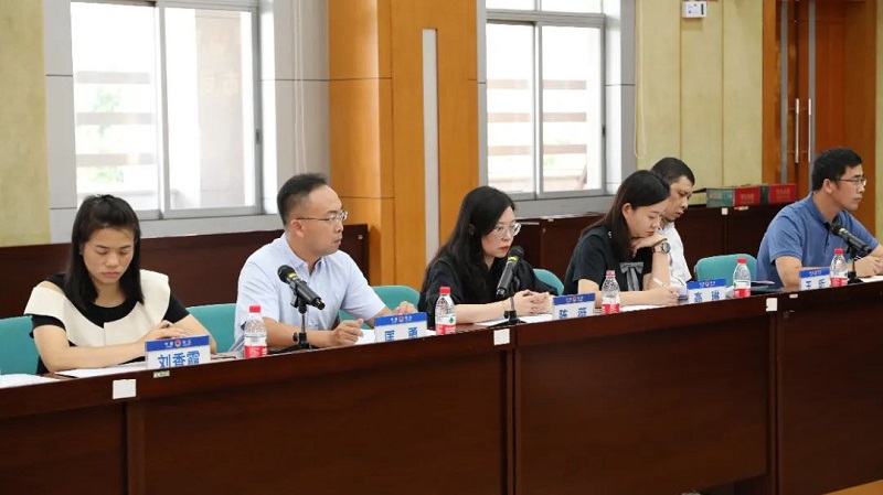府院联动 幸运时时彩召开行政应诉工作联席会议2.jpg