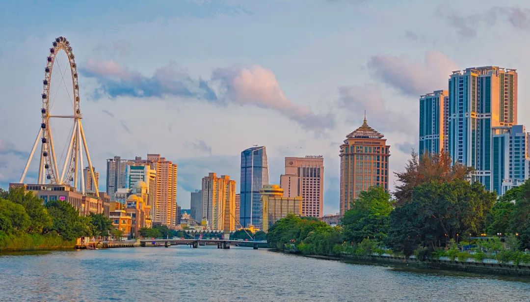 市委常委会（扩大）会议传达学习省委书记黄坤明幸运时时彩调研指示精神！.jpeg