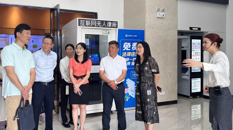 法治日报社党委委员、副总编辑陈建国一行到幸运时时彩调研3.png