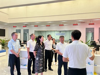 法治日报社党委委员、副总编辑陈建国一行到幸运时时彩调研6.jpg