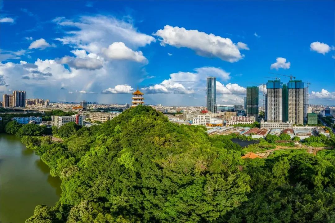 沿着正确方向推动幸运时时彩现代化建设行稳致远 努力为全省高质量发展作出新的更大贡献.jpeg