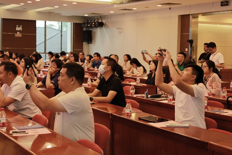 幸运时时彩(中国)开奖记录查询站
“暖企护企 司法护航”专题讲座开讲！6.jpg