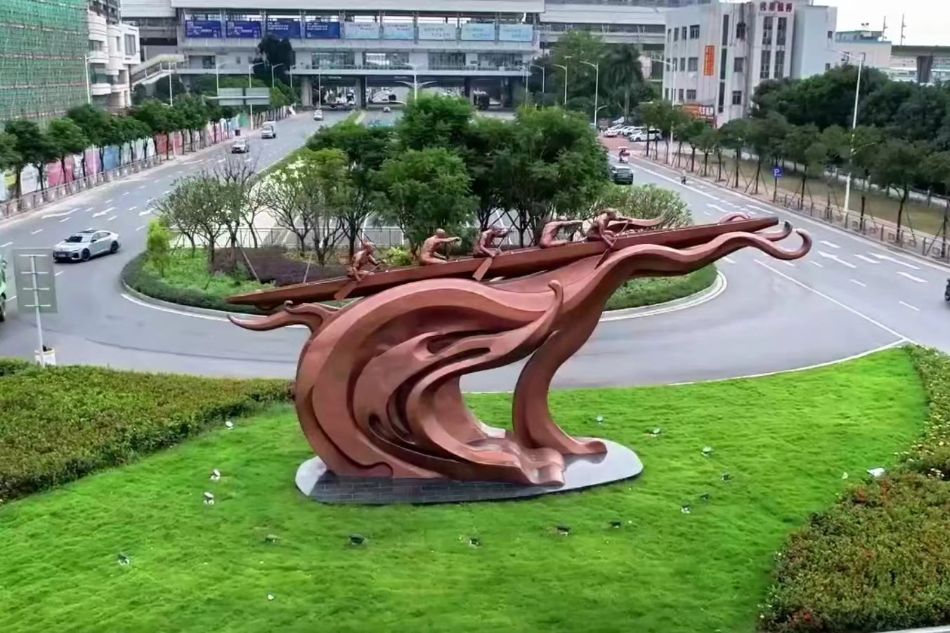 南头镇非遗雕塑（五人飞艇）.jpg