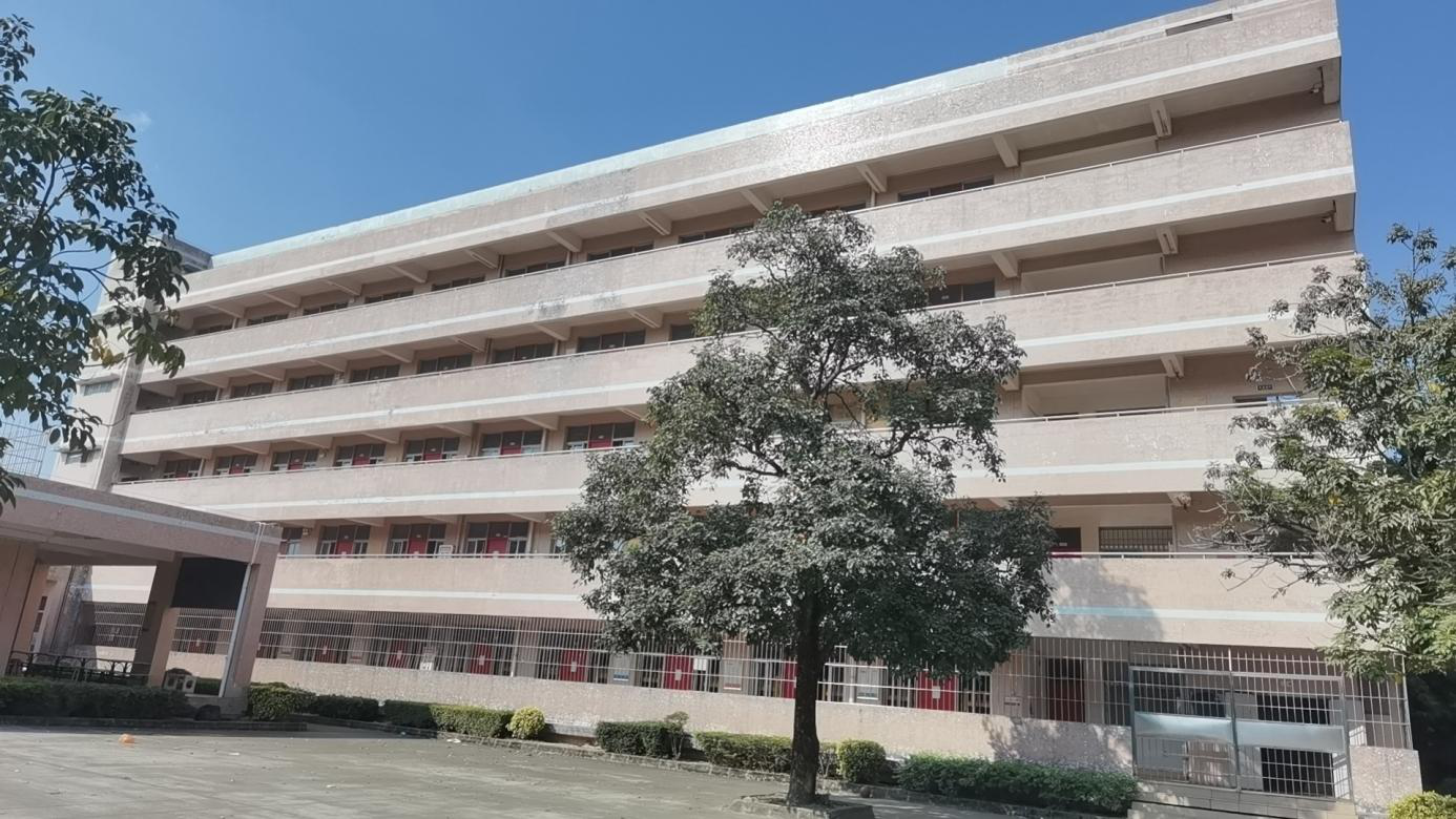 幸运时时彩(中国)开奖记录查询站
港口镇大南中学简介3.png