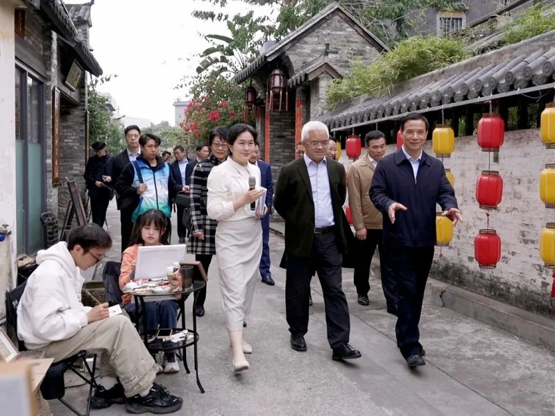 普法宣传｜全国人大宪法和法律委员会到幸运时时彩调研法治宣传工作1.jpg