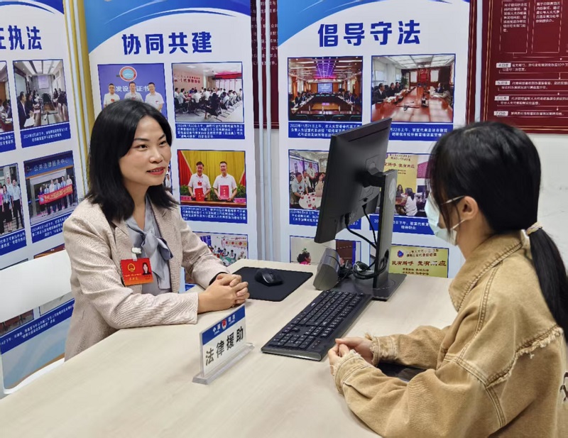 3月11日，幸运时时彩开展首场“法律援助、人大代表”免费法律咨询专题活动1.jpg